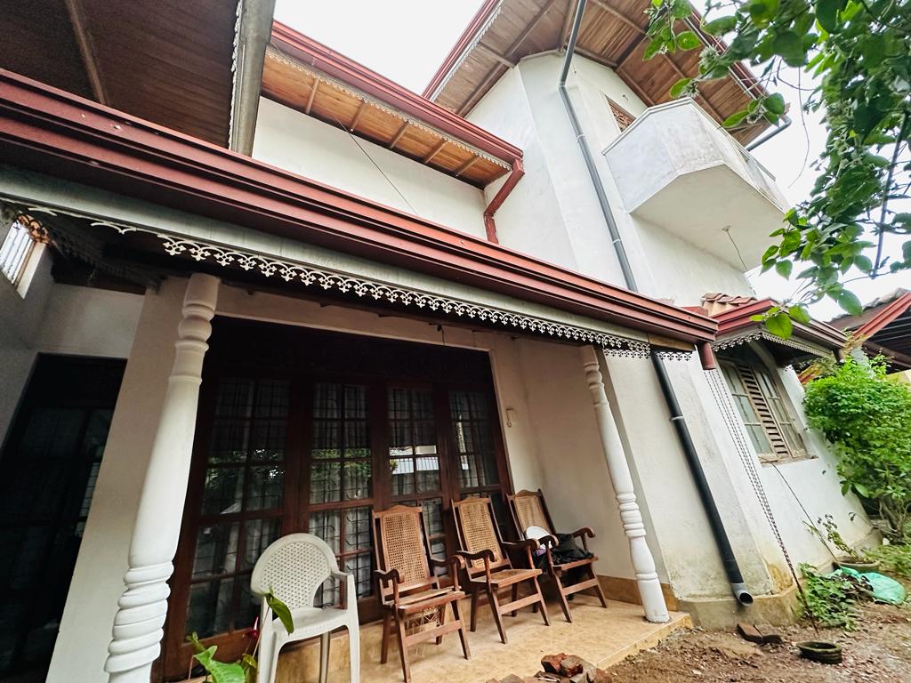 (S130) 2 story house for sale in Thalawathugoda kalalgoda road