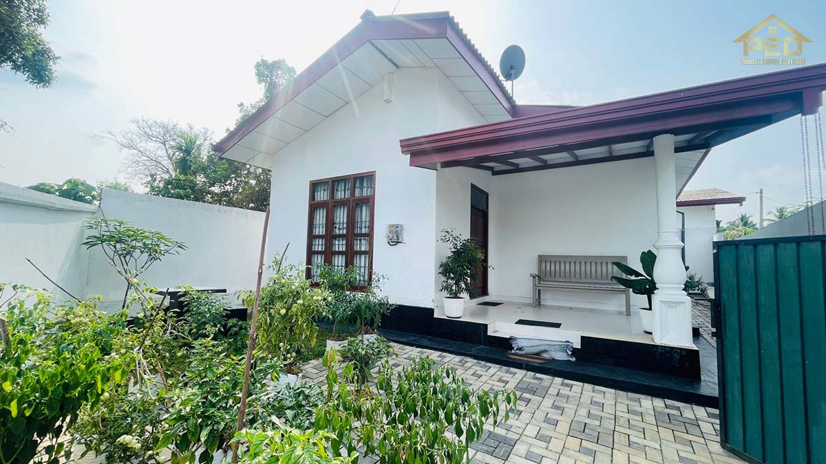 (DH25) Newly Built Single story house for sale in Meegoda (With furniture)