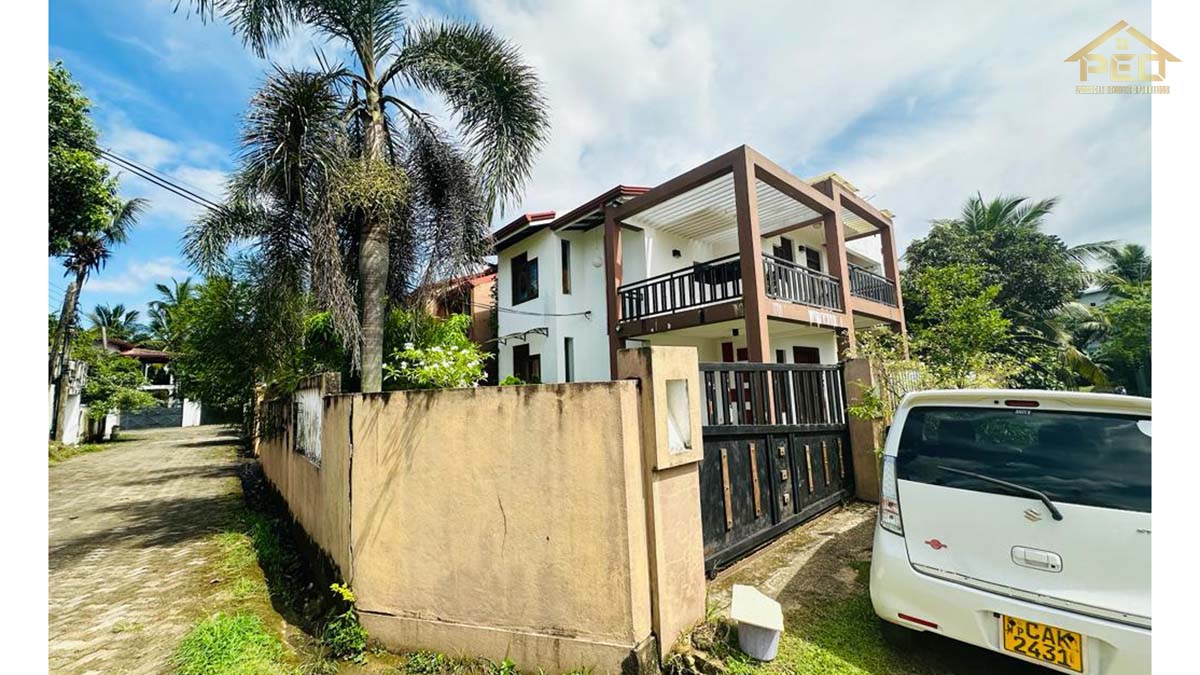 (S135) Luxury two storey house for sale in Battaramulla Pipe rd