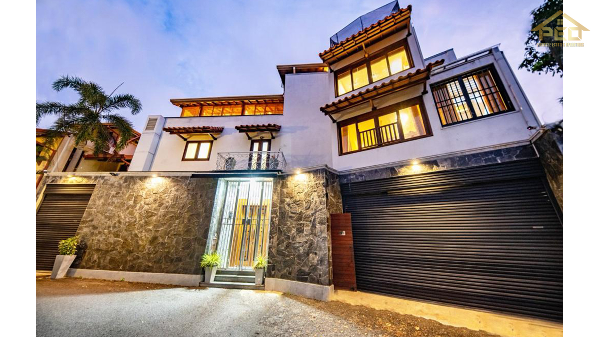 (S153) Highly Residential Super Luxury 3 story sale in Nugegoda Delkanda