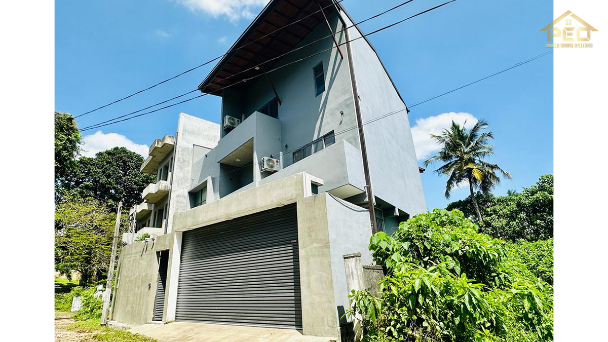 (S218) Newly Built Luxury 3 story for sale in Battaramulla Palawatta