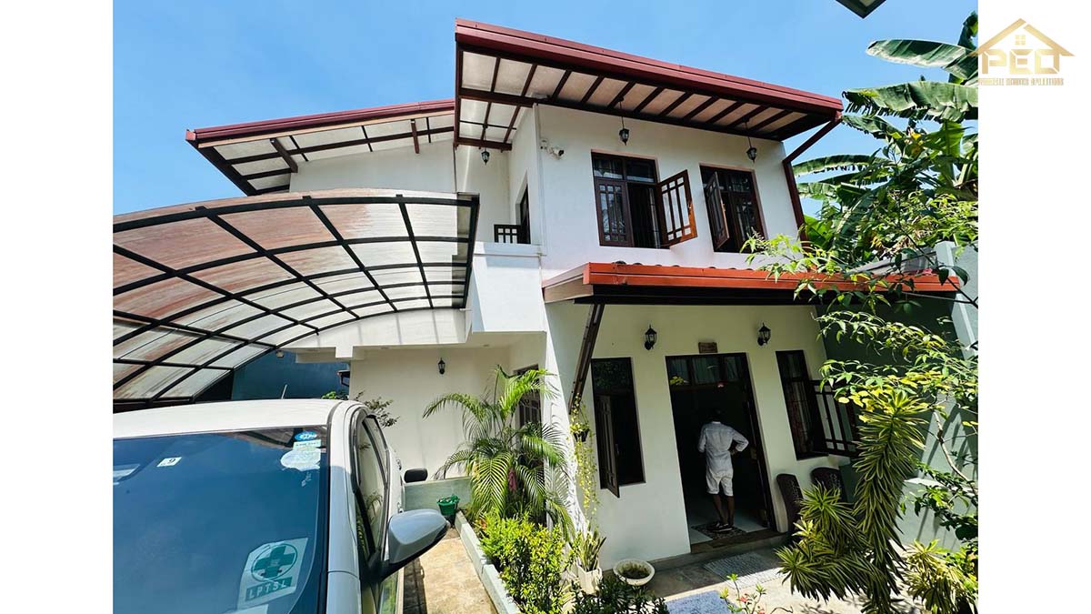 (S194-DD) Luxury 03 story house for sale in Baththaramulla