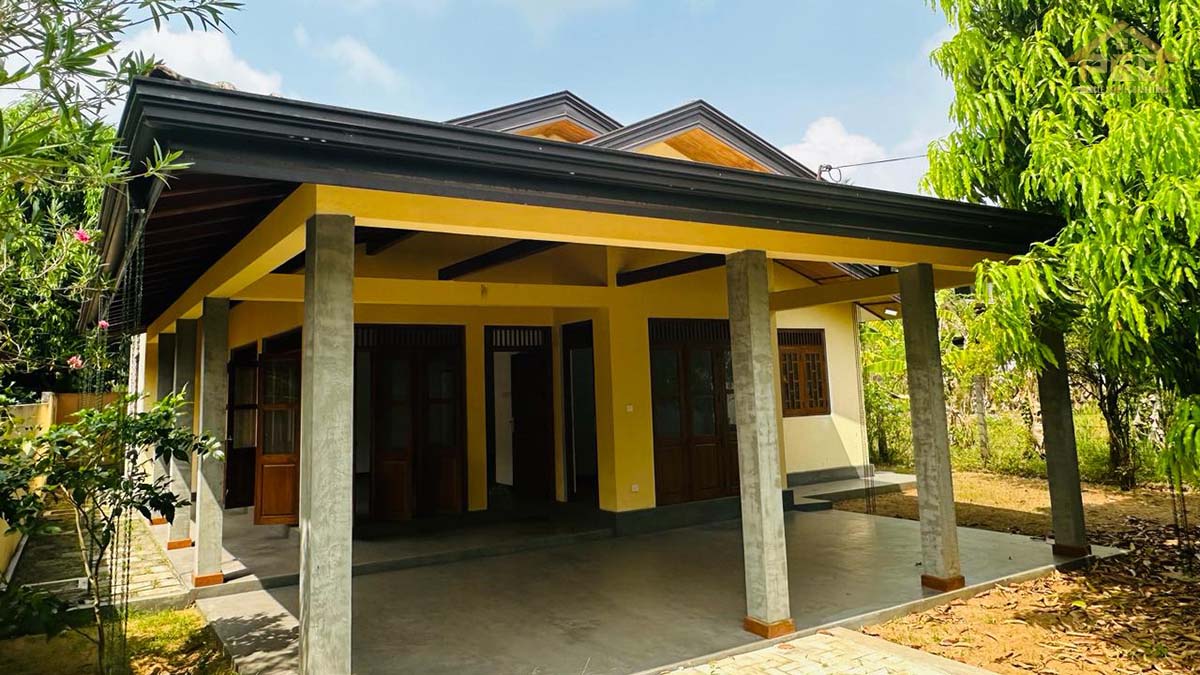 (S313) Newly Built Luxury Single story house for sale in Kurunegal