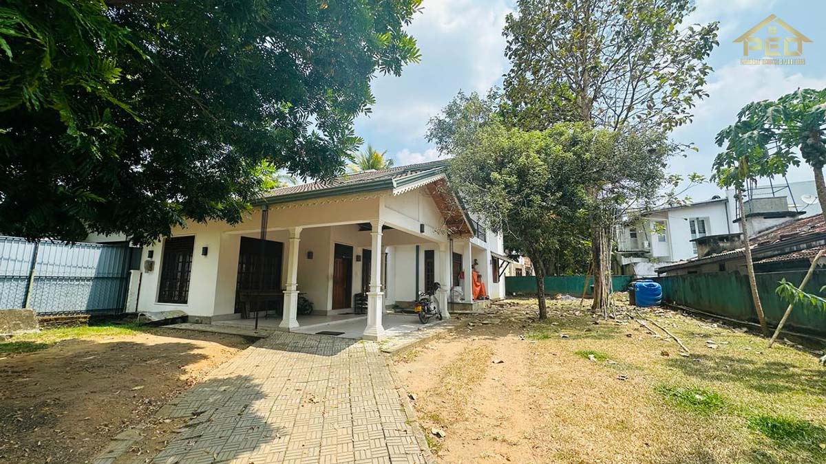 (S317) Luxury 2 story house for sale in Wellangollawatta,Kurunegala.