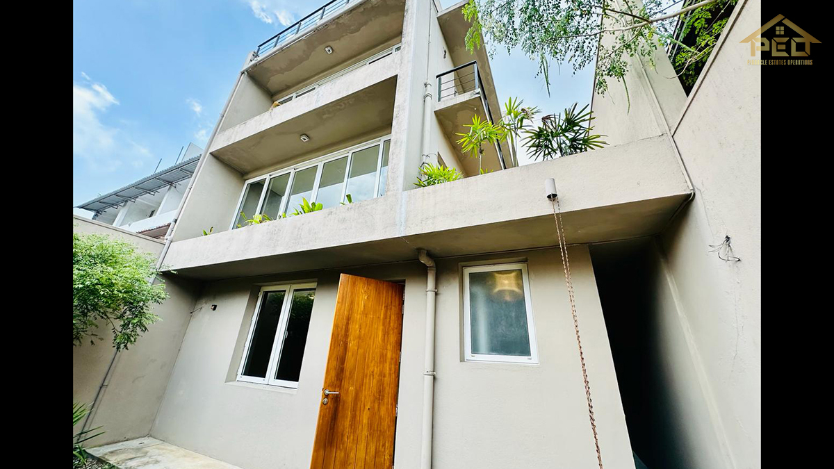 (S337) Three-story house for sale in Hokandara Road,Talawatugoda