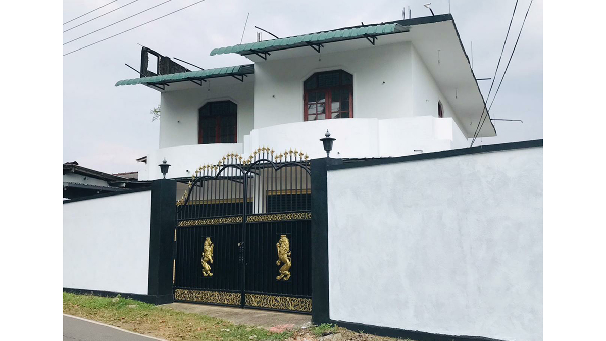 ⭕️ (DCP111) Newly Built Three Storey commercial building For Sale in Puwakwatta road, Meegoda