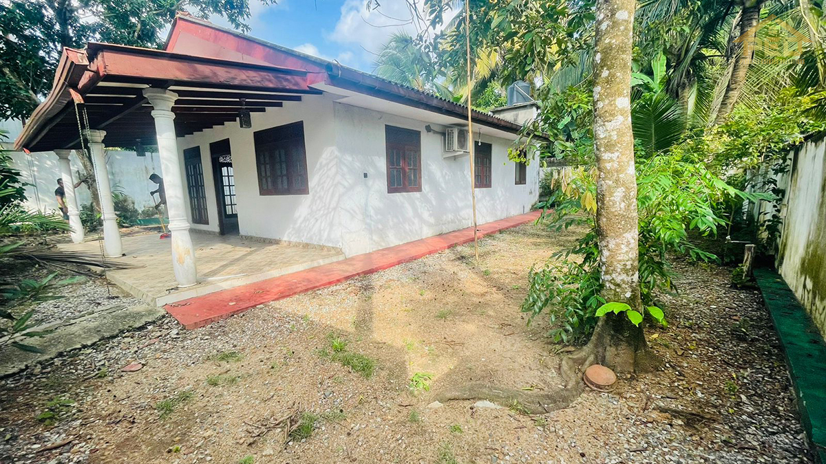 (DH173) Single story house for sale in Athurugiriya.