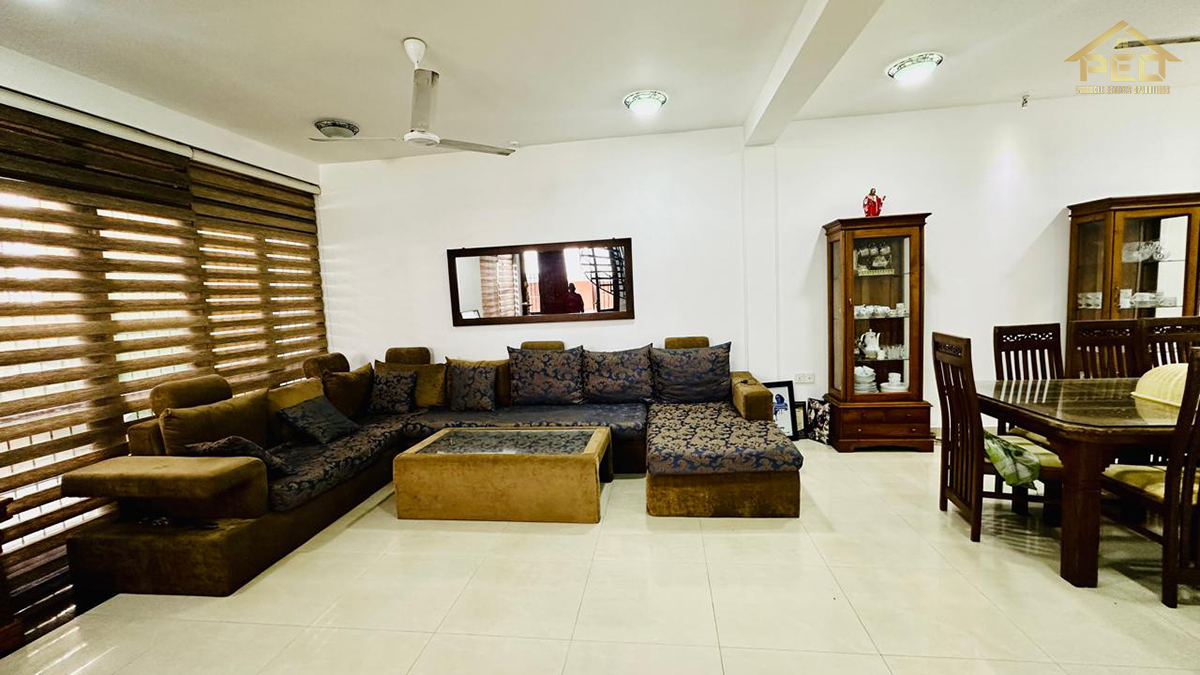 (S548) Three-story semi furniture house for rent in colombo 4