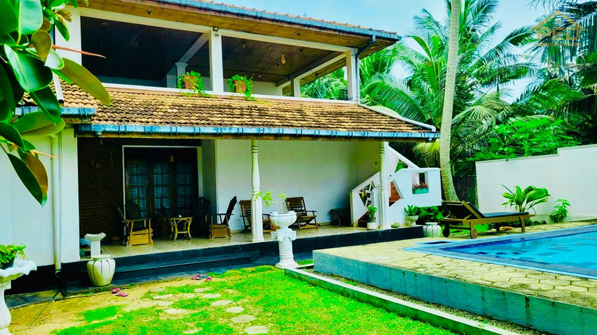 (P205) Singal house With Swimming pool sale in Ambalangoda