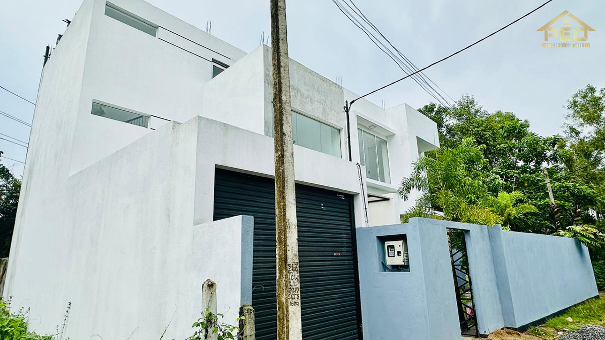 (S565) Luxury 2-Story House For Sale in Thelawala, Moratuwa