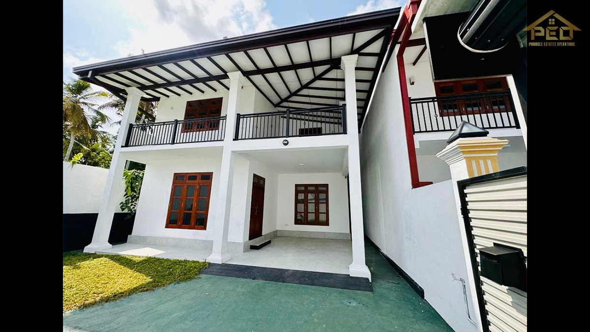 (P207) Built Luxury Two stoery house for sale in piliyandala