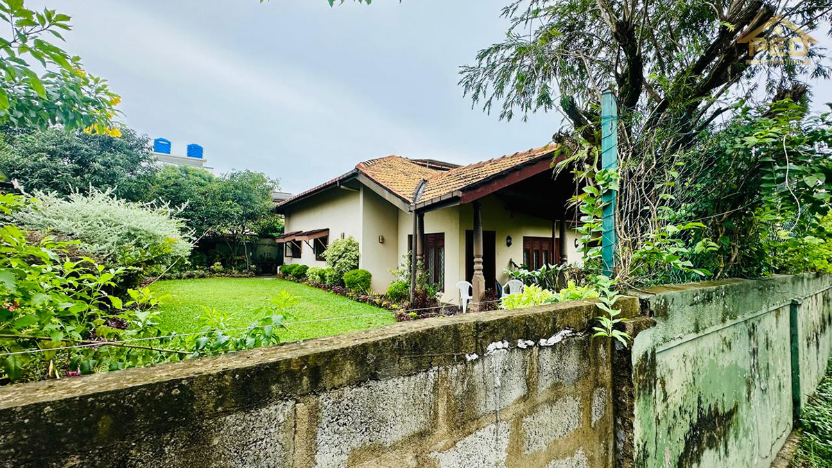 (S563) 20 Perch Single story House for sale in Moratuwa Station road