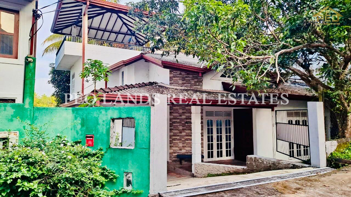 (K104) Fully Finished 3 Story House for Sale in Kadawatha