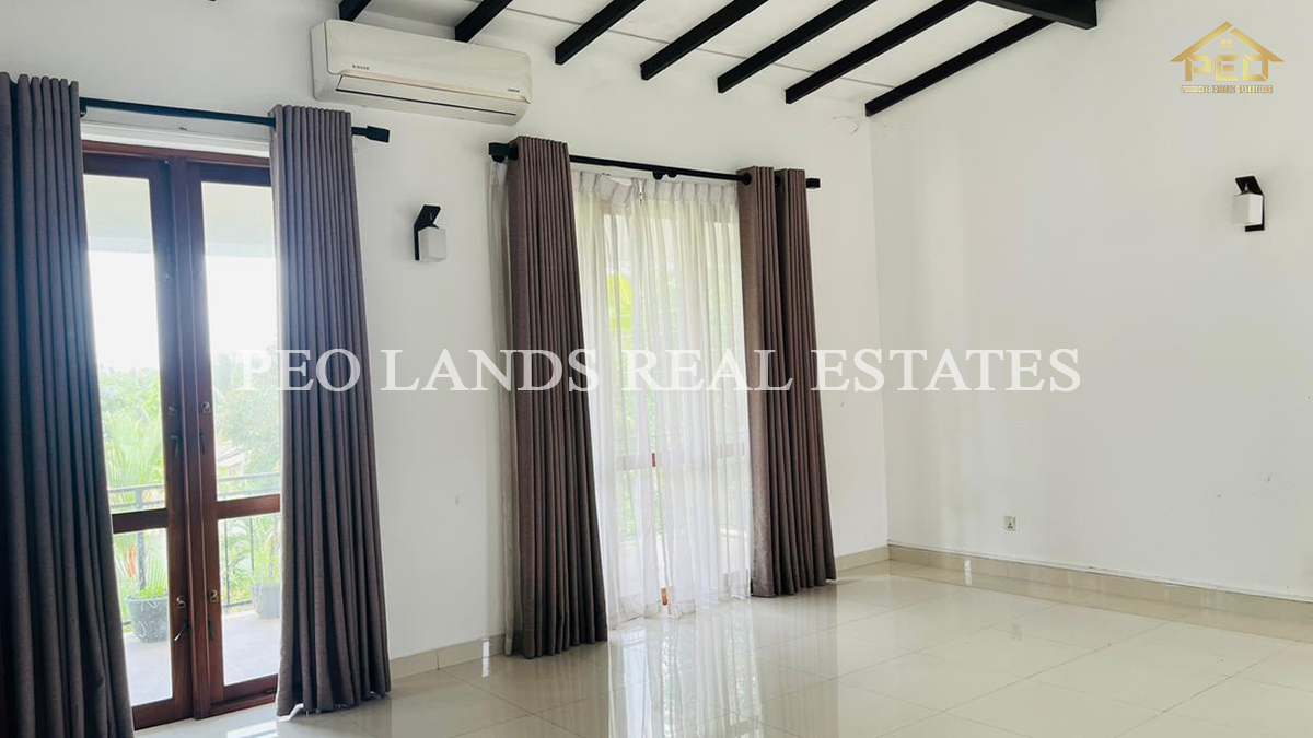 (S579) Two story house for sale in St. Katherine Park Hokandara