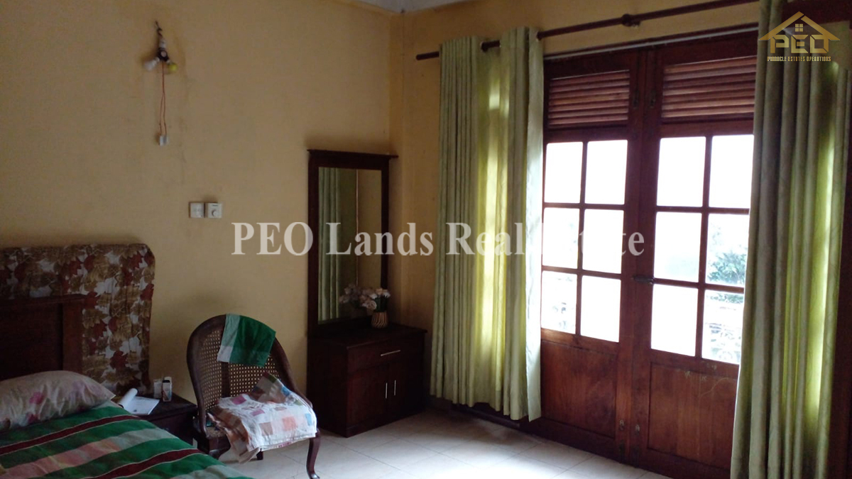 (P224)  Luxury 2 story house for sale in thalapathpitiya