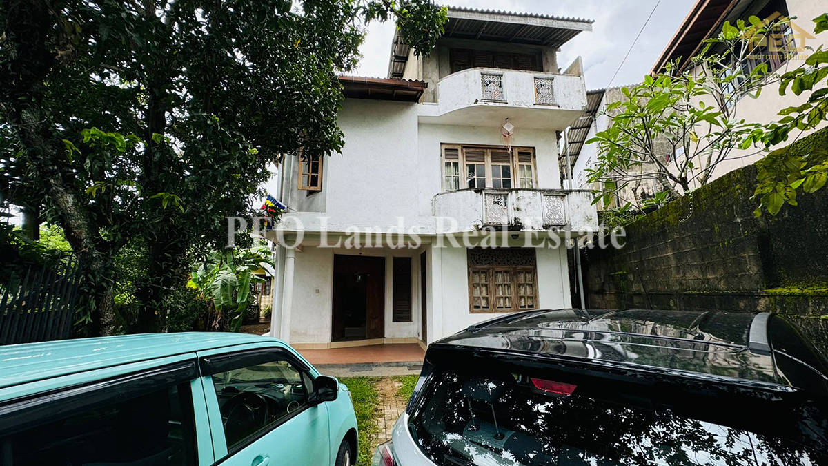 (P224)  Luxury 2 story house for sale in thalapathpitiya