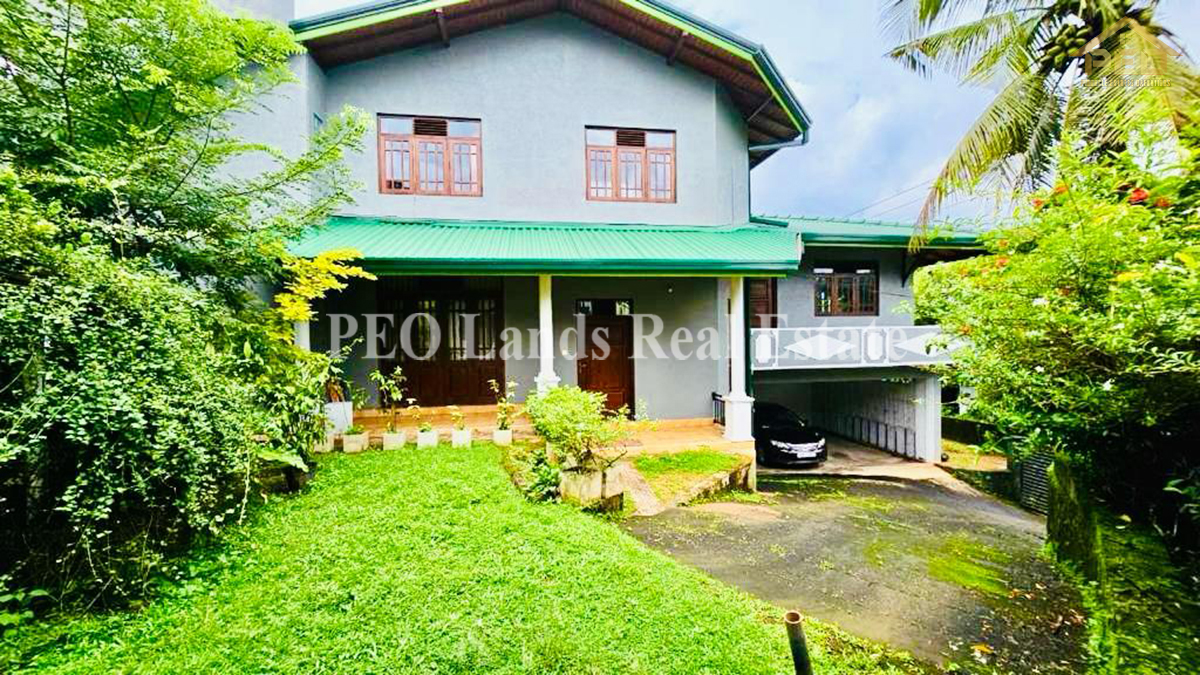 (MH178) 2-Story House with Rooftop in Kaduwela, Bomiriya