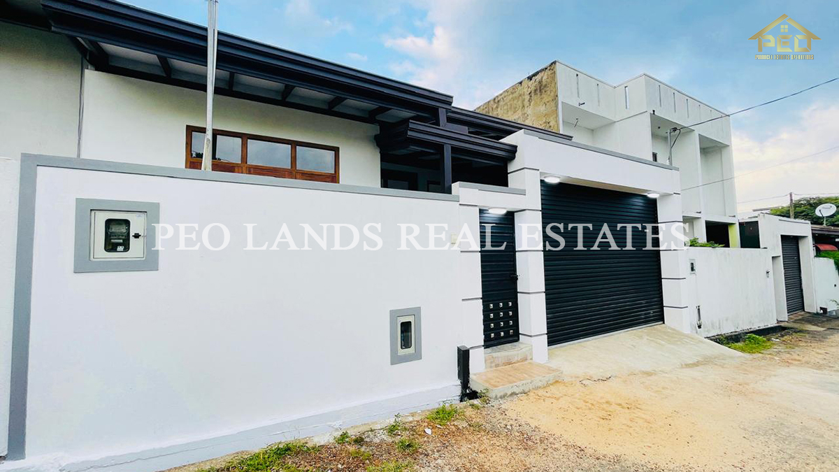 (MH165)  Single Story House For Sale in Athurugiriya