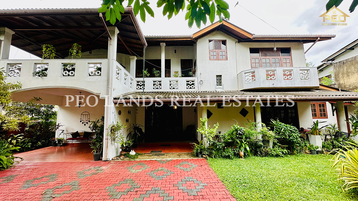 (S584) Two Story House For Sale in Battaramulla