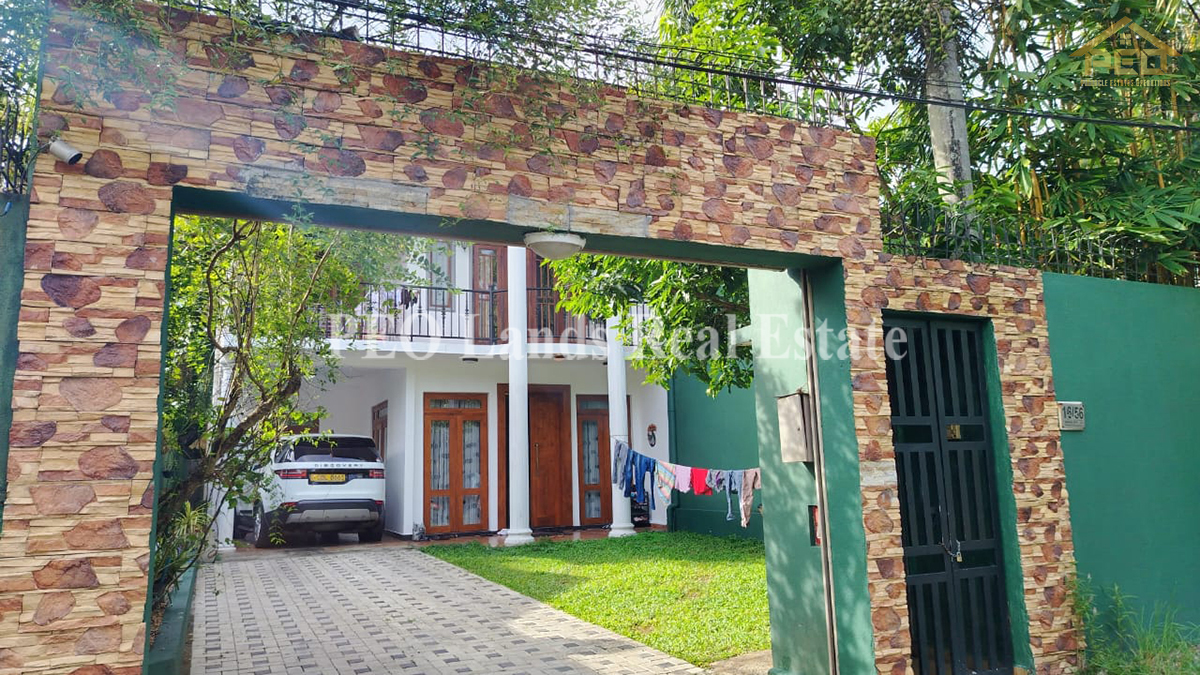 (DH301) Two Storey house For Sale in Kottawa