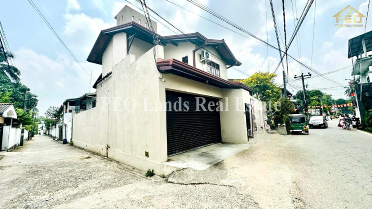 (S621) furnished Luxury House with solar for Sale in Thalawathugoda