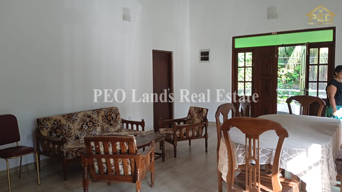 (RR10) furnished House (upstairs) for rent near Horana town