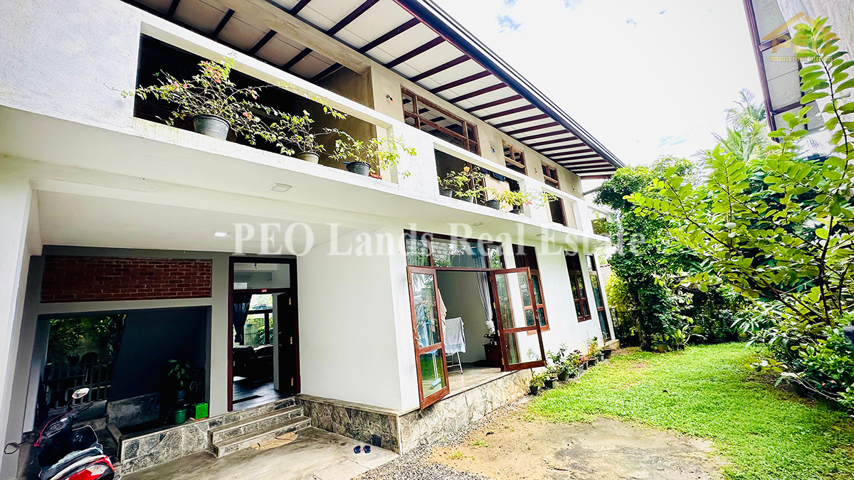 (S646) Two Storey House for Sale Thalawathugoda