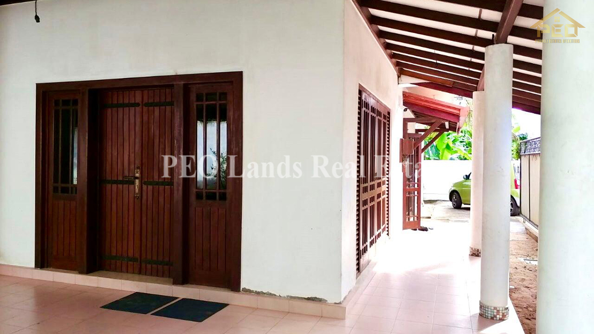 (B125) Two Story House for Rent in Makola