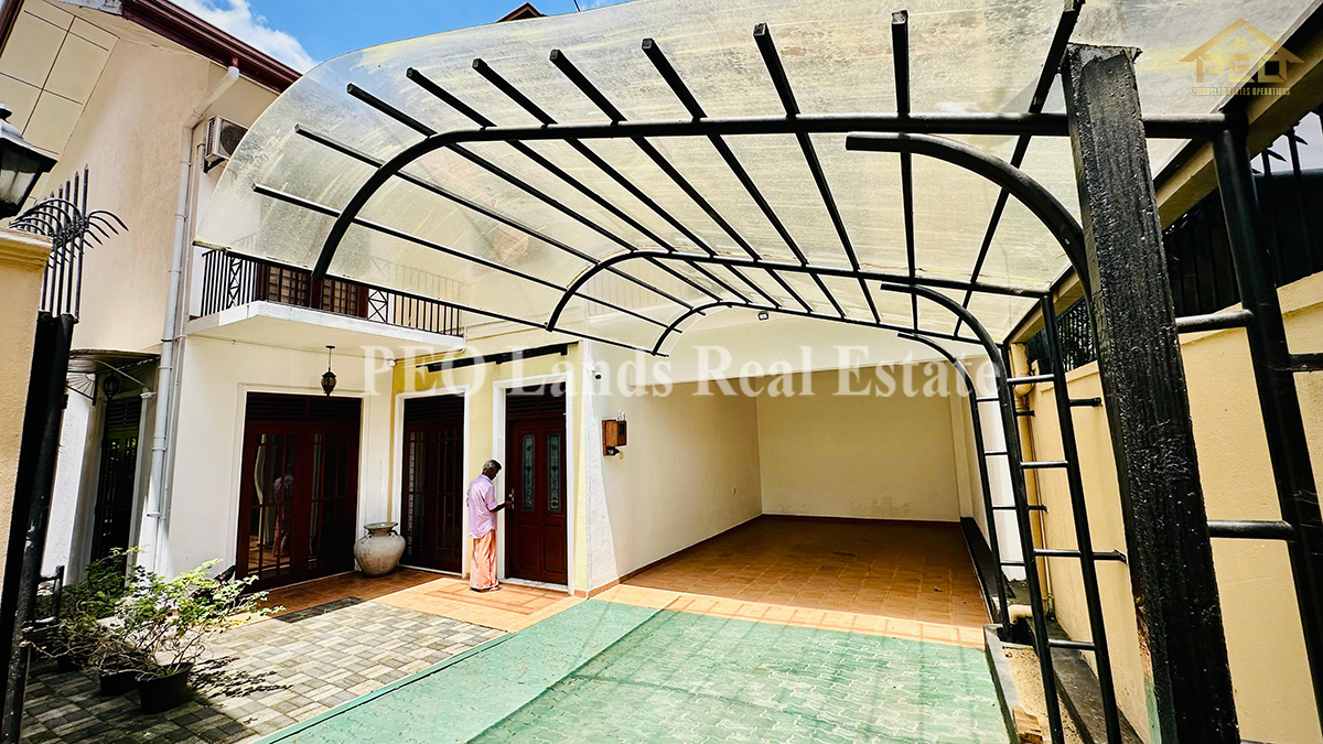 (S667) Two Storey House for Sale Kalalgoada Road, Thalawathugoda