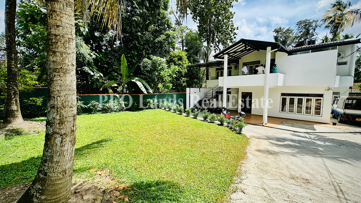 (S672) Two storey House For Sale in Battaramulla