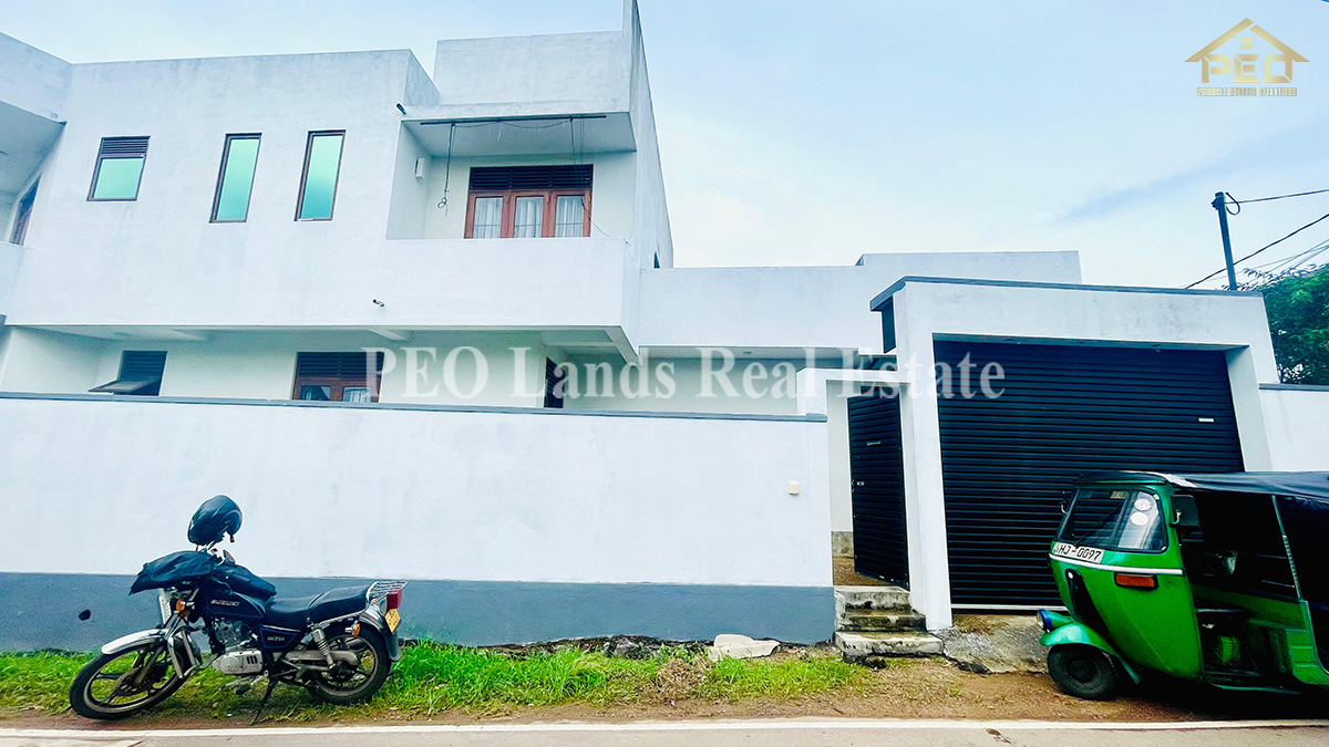 (MH224) Two Story House For Sale in Athurugiriya