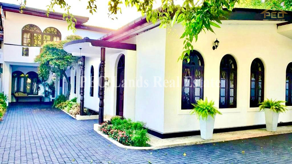 (S706) Semi Furnished Single Storey House for Rent in Colombo 5