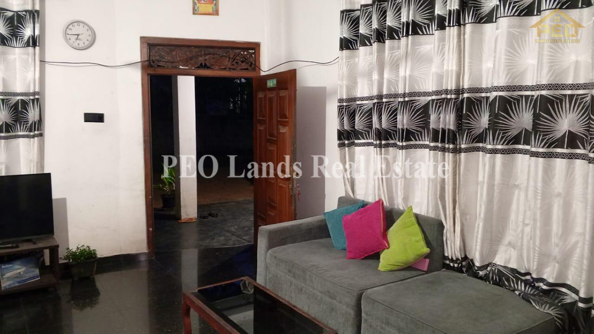 (DH409) Two Storey House For Sale in Hanwella