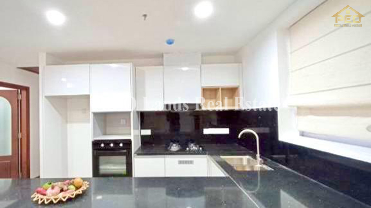 (S723) Brand New 3 BR Apartment for Rent in Colombo 3