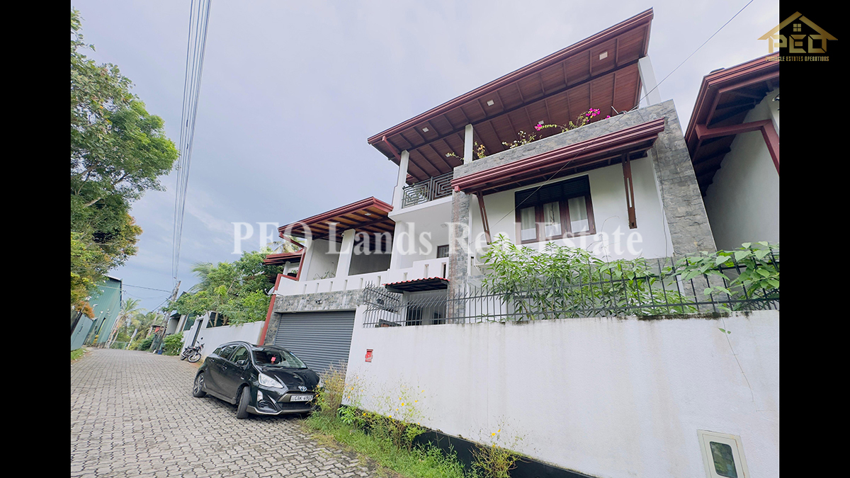 (DH417) Brand New 3 Storey house For Sale in Kottawa, Siddamulla