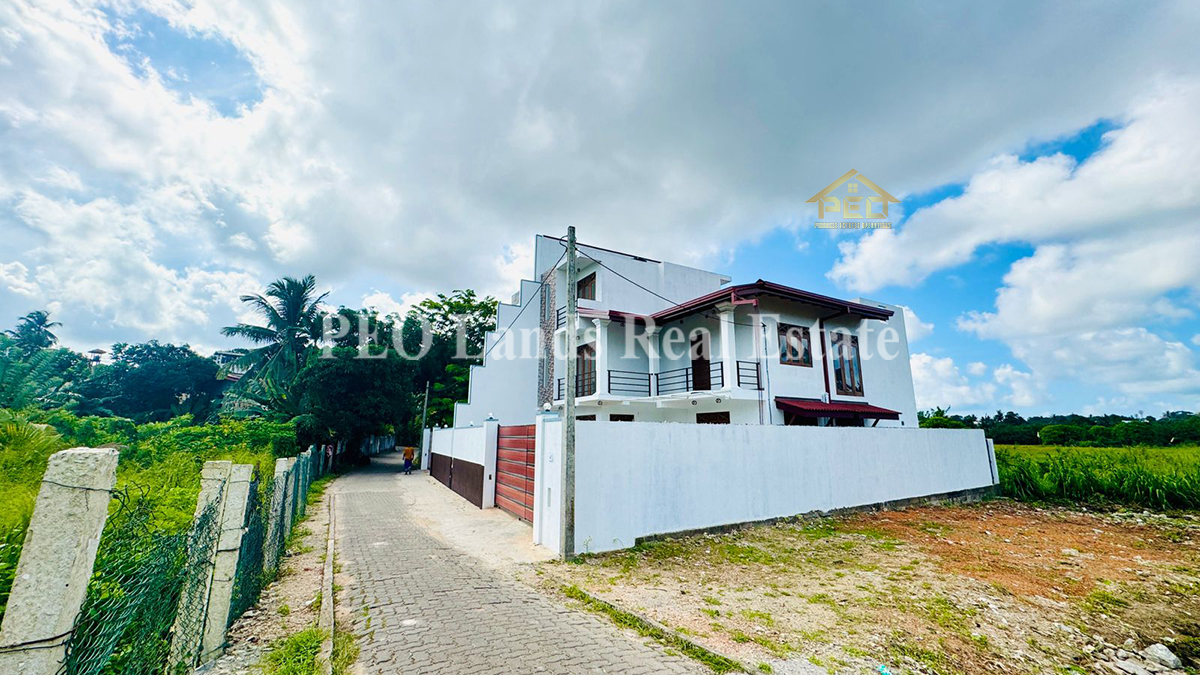 (P262) 3 story House For sale in Nugegoda,Wijerama