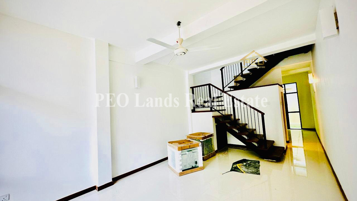 (P265) 3 story House For sale in Nugegoda,Delkada