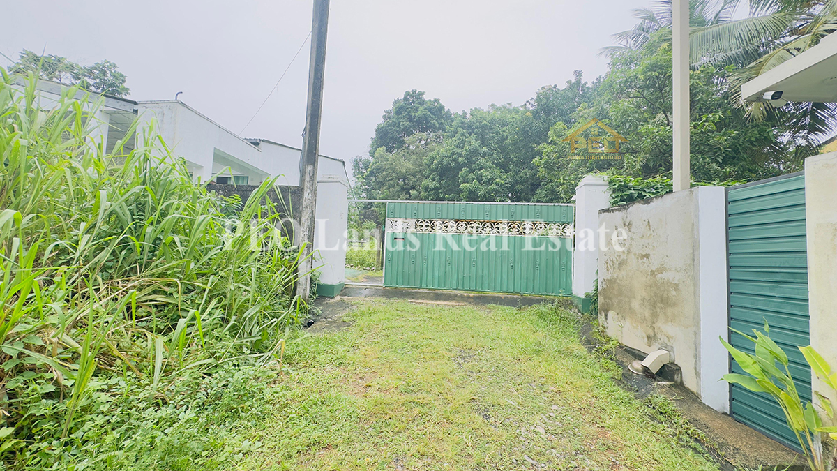 (DL435) 8 perch Land for Sale in Maharagama