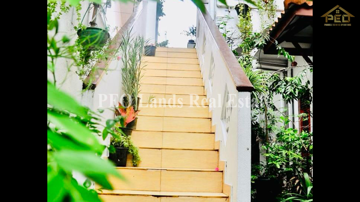 (K101) Upper Floor House for Rent in Galle City