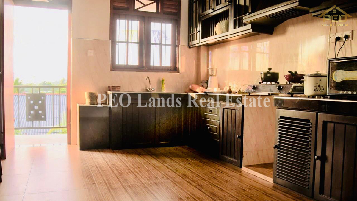 (K101) Upper Floor House for Rent in Galle City