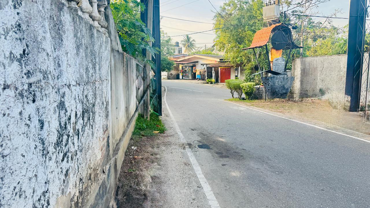 ( P355) 6. land For saleThalapathpitiya Nugegoda,