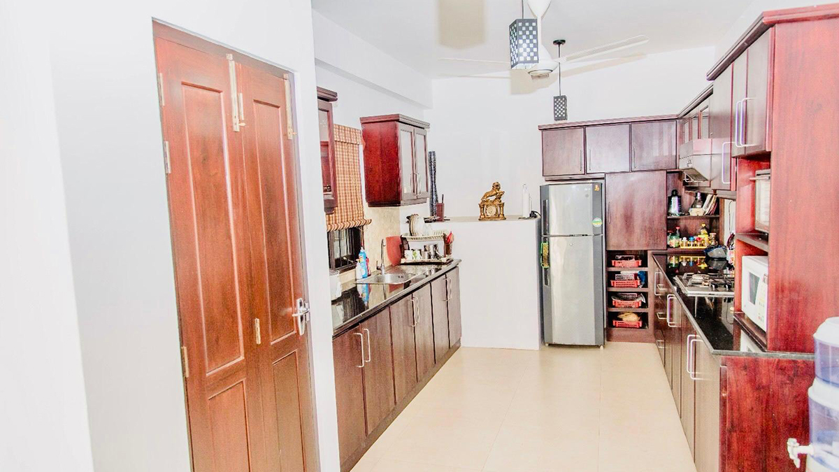 (S797) Three Storey House For Sale in Thalawathugoda