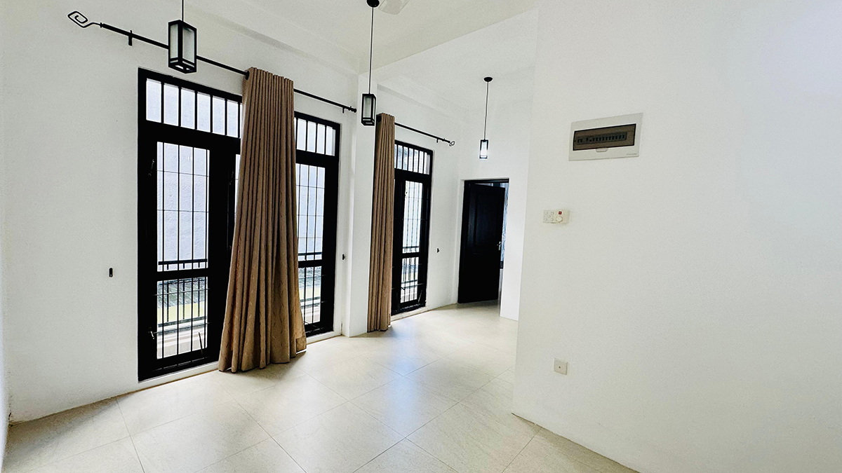 (S797) Three Storey House For Sale in Thalawathugoda