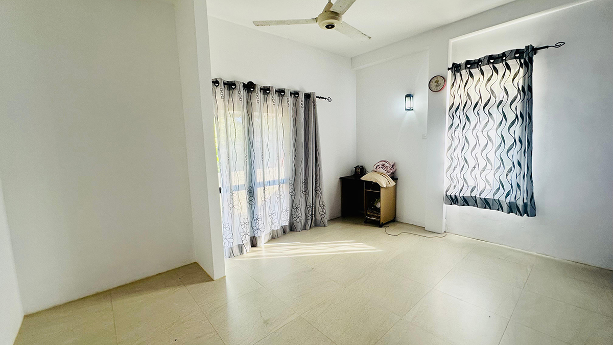 (S797) Three Storey House For Sale in Thalawathugoda