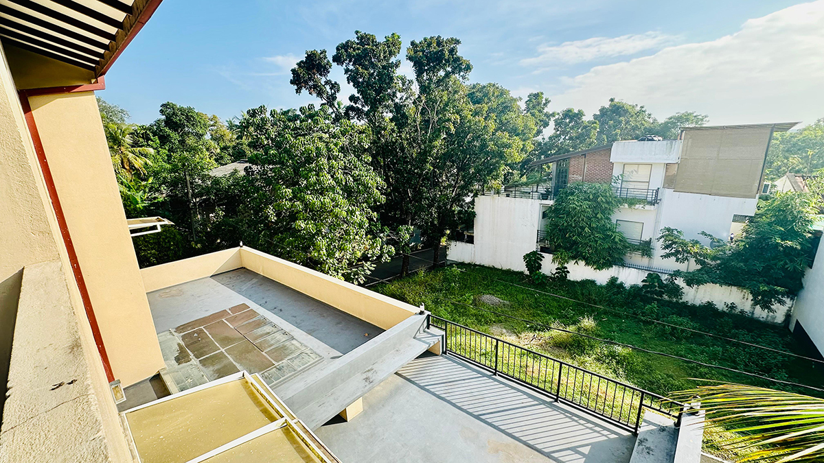 (S797) Three Storey House For Sale in Thalawathugoda