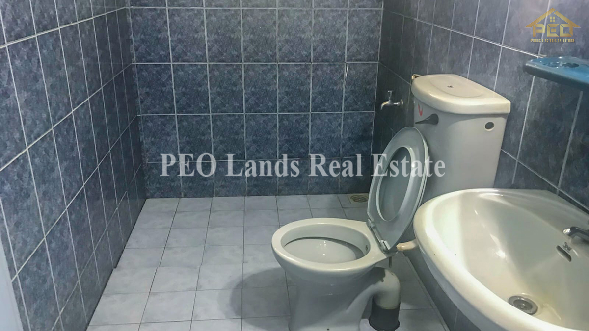 (DC479) Business land with property for sale in Colombo Road, Avissawella