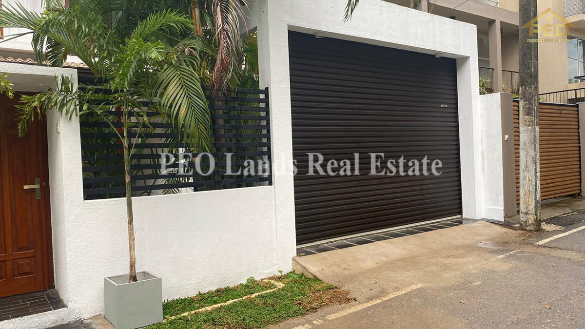 (DH496) Modern Two Storey House For Sale in Colombo 5