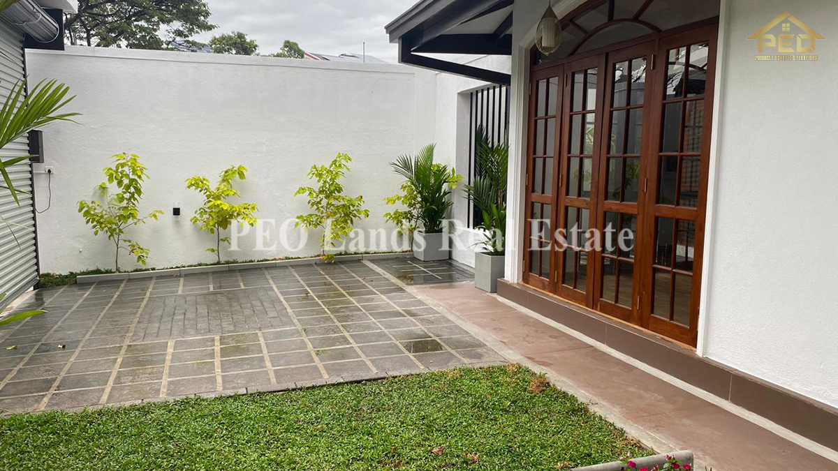(DH496) Modern Two Storey House For Sale in Colombo 5