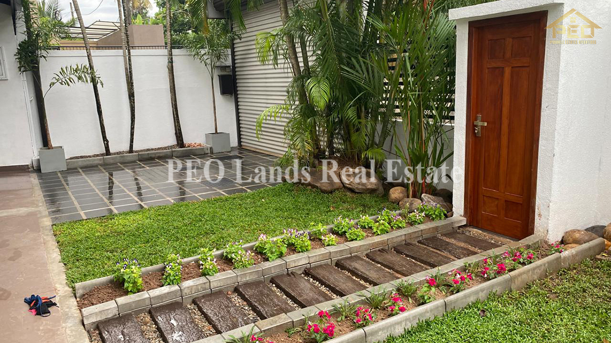 (DH496) Modern Two Storey House For Sale in Colombo 5