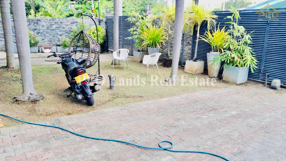 (S831) Luxury Twin Houses For Sale in Wehara, Kurunegala